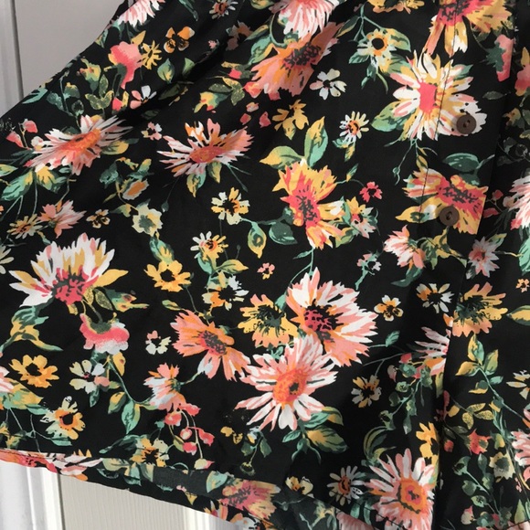 Floral Shorts - Picture 2 of 4